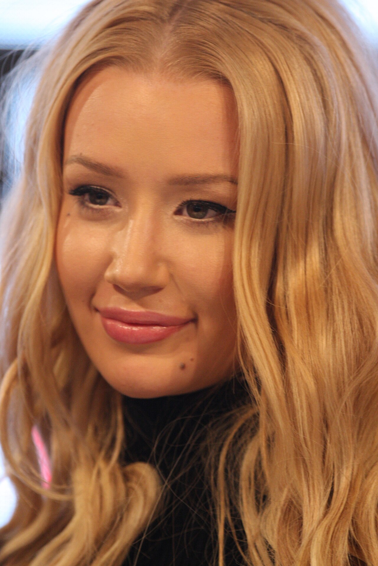 Iggy Azalea, portrait via Wikimedia Commons (CC BY-SA 2.0)