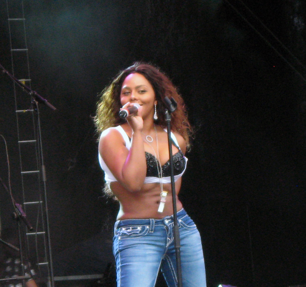 Lil' Kim, portrait via Wikimedia Commons (CC BY 2.0)