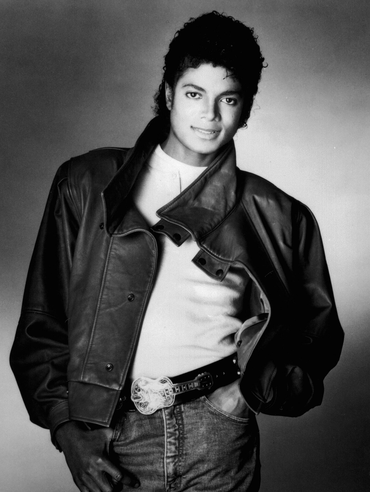 Michael Jackson, portrait via Wikimedia Commons (Public domain)